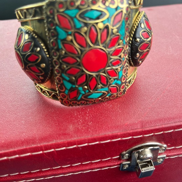 Nice cuff. - Picture 2 of 3